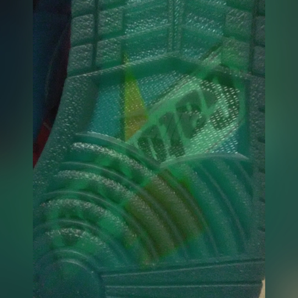 BNIB FIRST JORDAN NIKE GATORADE SERIES AIR JORDAN ONE RETRO HI RARE BLUE LAGOON - Picture 3 of 16